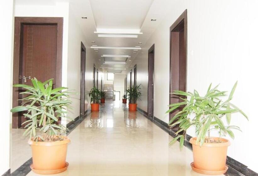 酒店 Sangram Palace Shirur