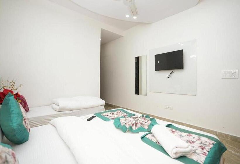 فندق Sarthi Guest House In Jangpura Bhogal Near Nizamuddin Railway Station