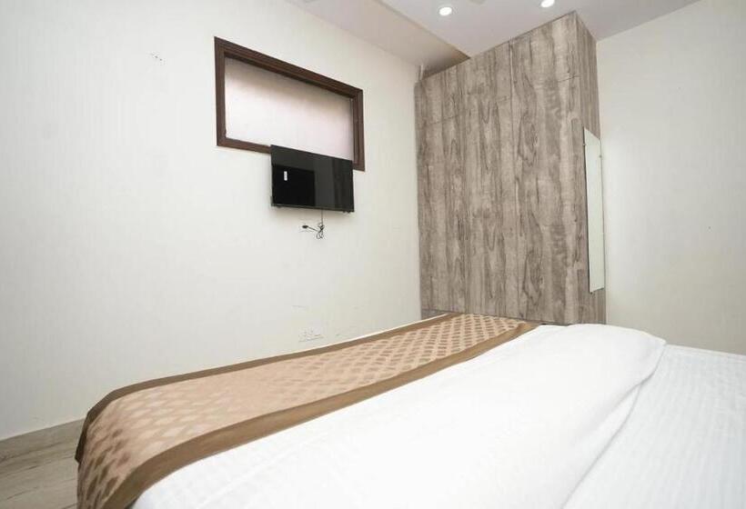 فندق Sarthi Guest House In Jangpura Bhogal Near Nizamuddin Railway Station