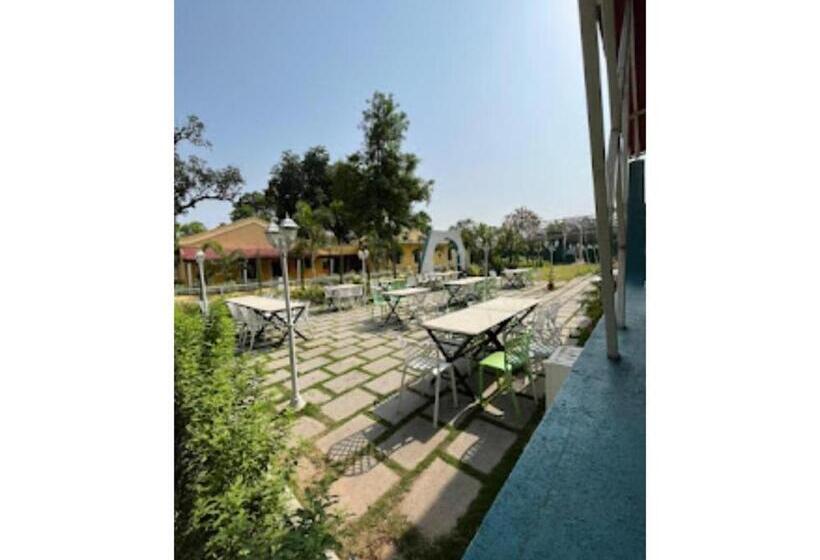 ホテル Shubham Resorts, Solapur