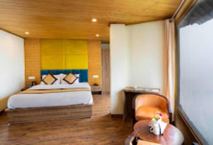 Отель Snow Castle Dalhousie