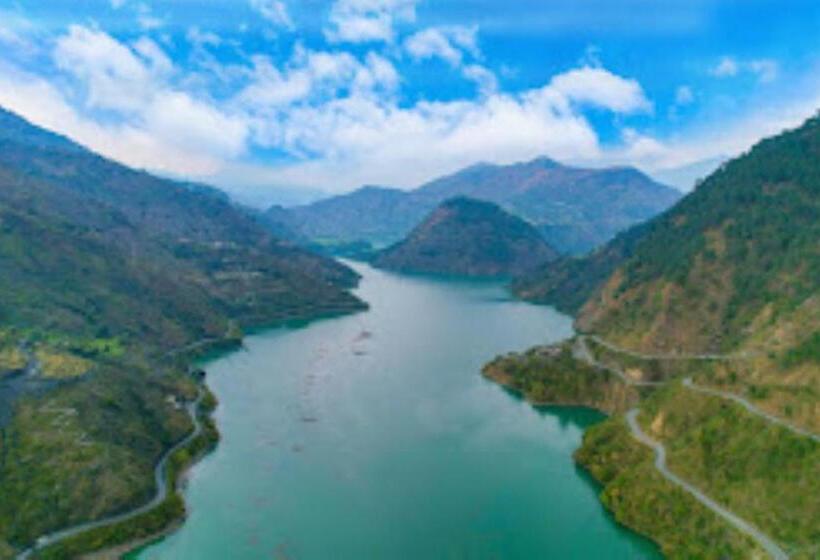 Отель Snow Castle Dalhousie