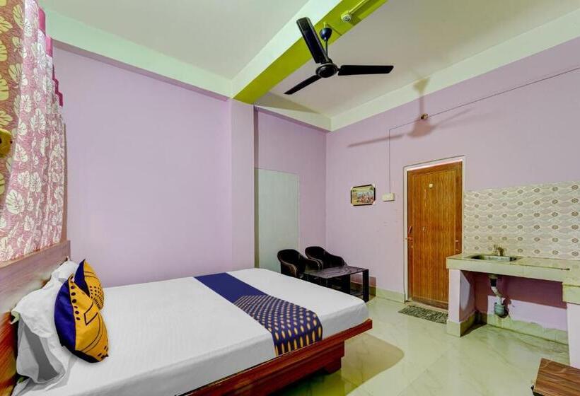هتل O Home Trimurti Guest House