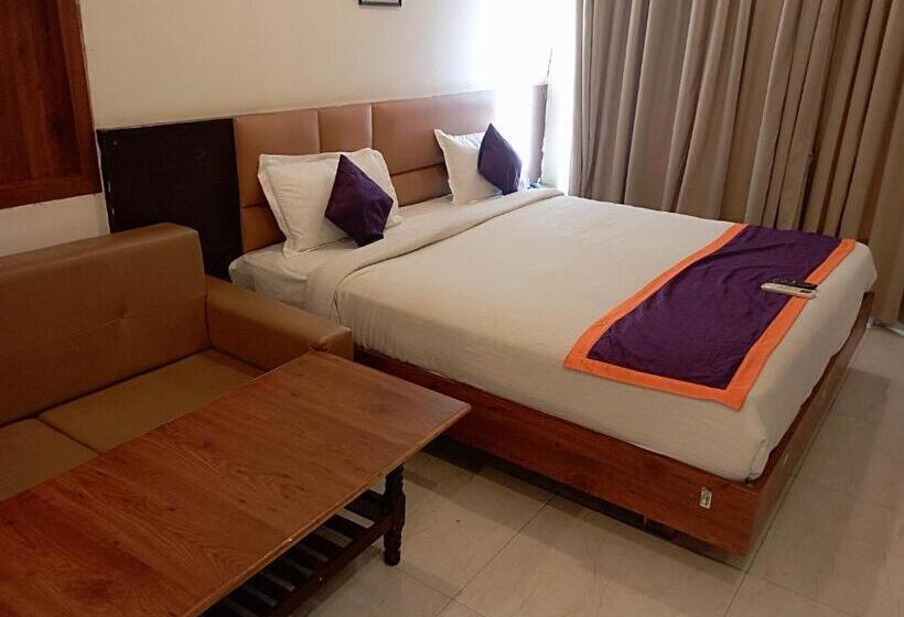 בית מלון כפרי Staymaker Balaji Gold Inn