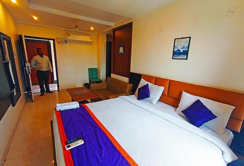 בית מלון כפרי Staymaker Balaji Gold Inn