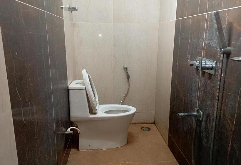 בית מלון כפרי Staymaker Balaji Gold Inn