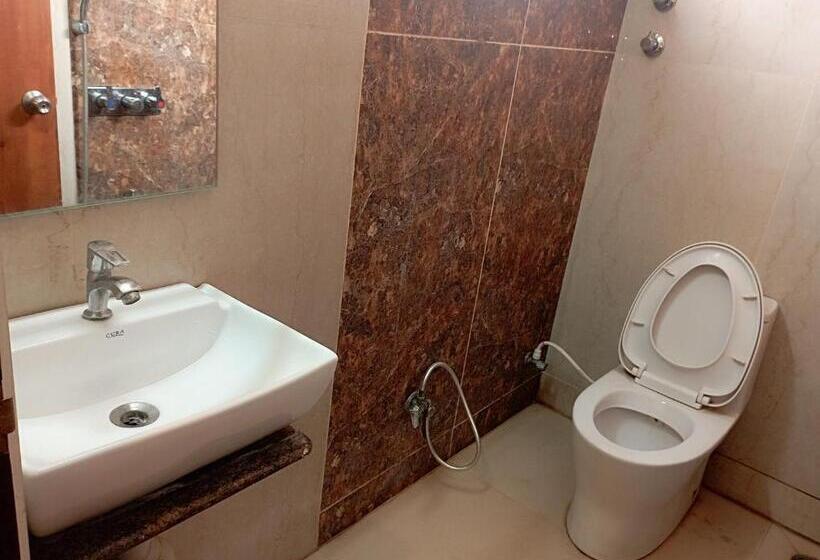 בית מלון כפרי Staymaker Balaji Gold Inn