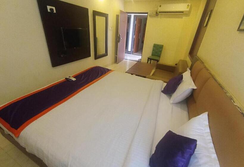 בית מלון כפרי Staymaker Balaji Gold Inn