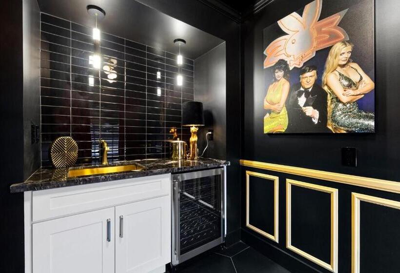 فندق The Playmate Suite  Sophisticated Tribute To Hugh S Girls