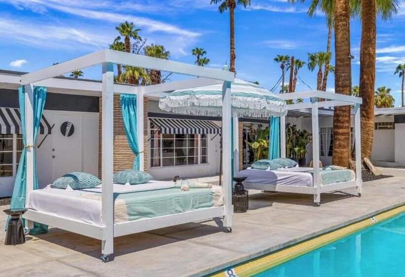 فندق The Playmate Suite  Sophisticated Tribute To Hugh S Girls