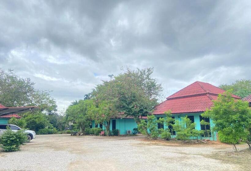 בית מלון כפרי Thungtako Resort