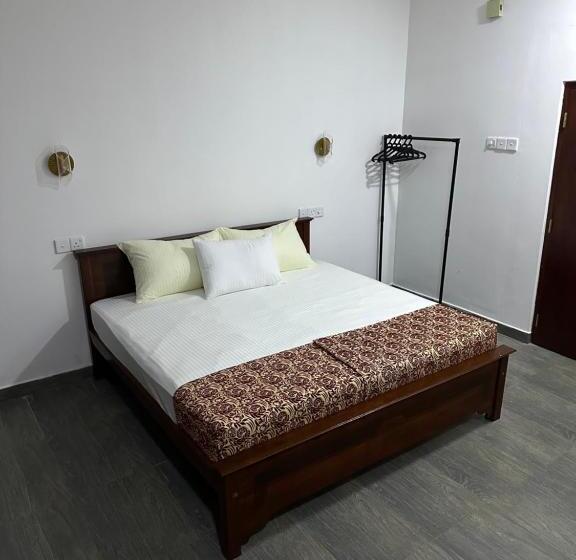 Отель Tranquil Tides   Galle