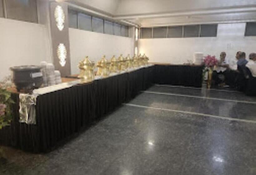 فندق Vstar, Ahmednagar