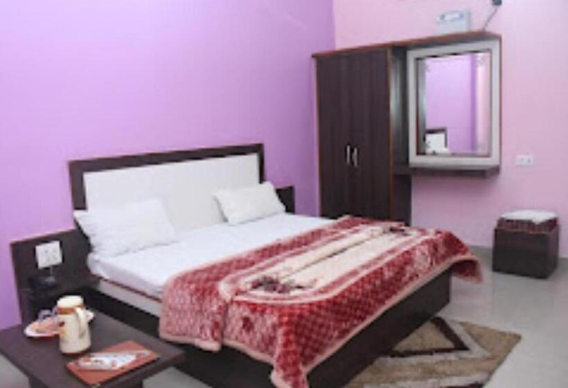 ホテル Yash Palace & Ok Veg Resturant Maihar