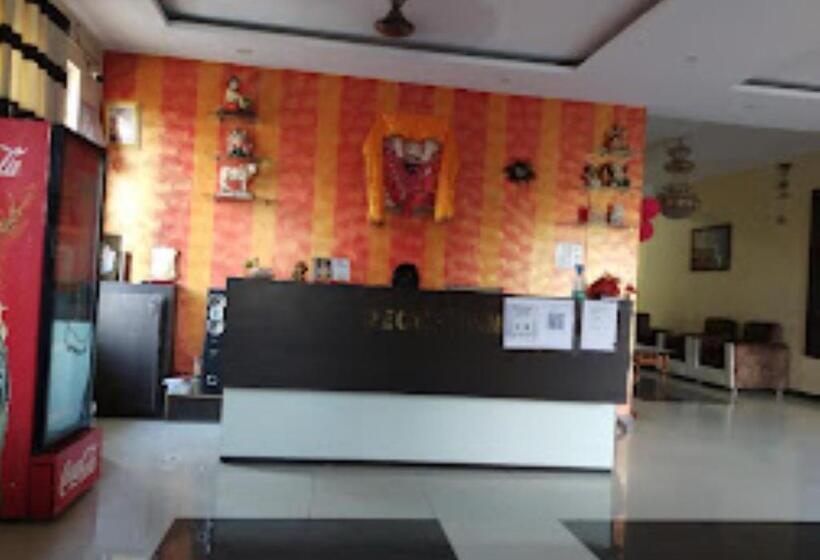 ホテル Yash Palace & Ok Veg Resturant Maihar