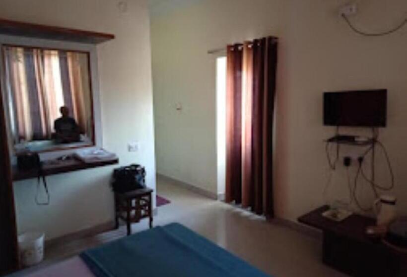 ホテル Yash Palace & Ok Veg Resturant Maihar