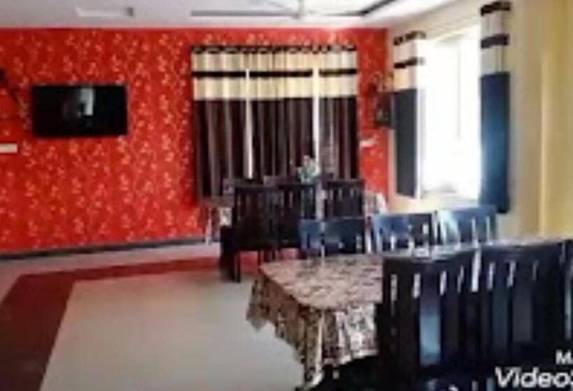 ホテル Yash Palace & Ok Veg Resturant Maihar