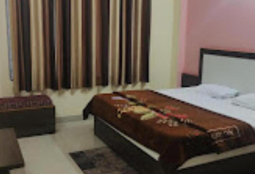 ホテル Yash Palace & Ok Veg Resturant Maihar