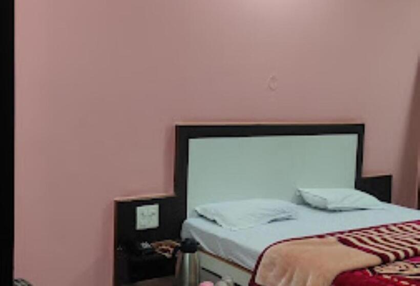 ホテル Yash Palace & Ok Veg Resturant Maihar