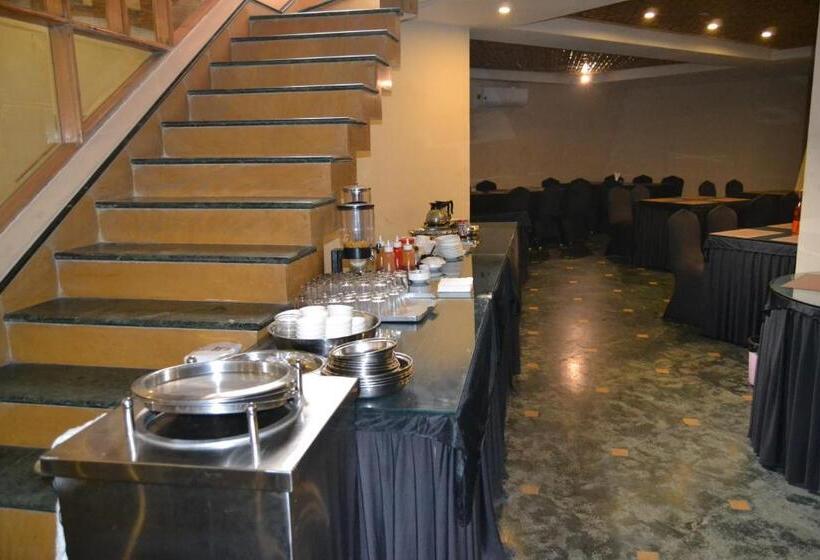 Отель Zippino 3s3