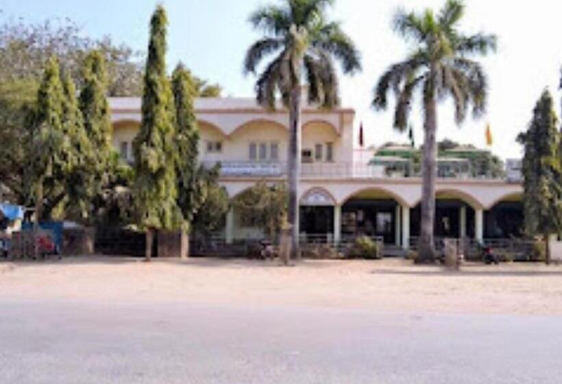 Kadambari Hotel And Restaurant Patehra