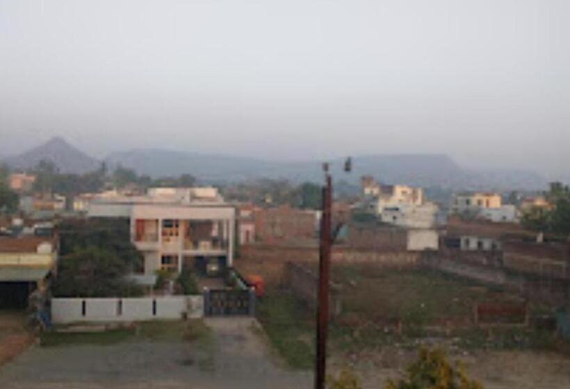 Kadambari Hotel And Restaurant Patehra