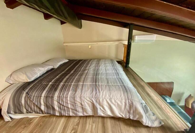 Kalanchoe Poshtel Suites