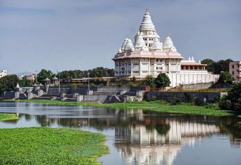 فندق O Royal Inn