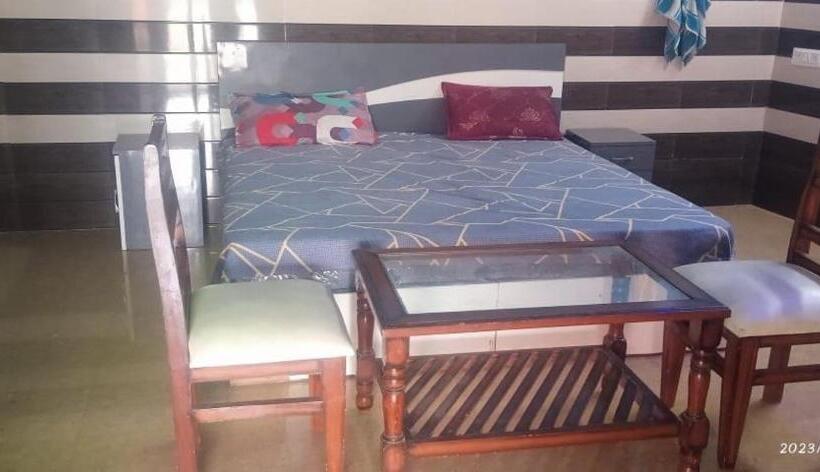 Oyo Flagship Siddharth Hotel & Restaurant