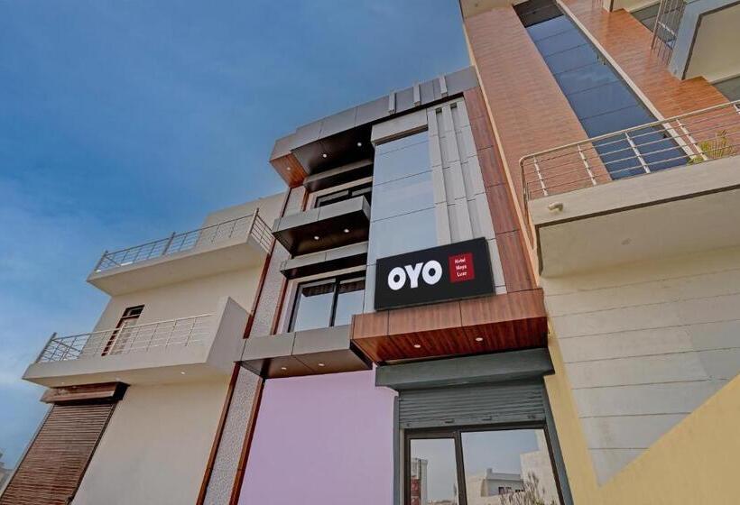 Oyo Hotel Maya Luxe