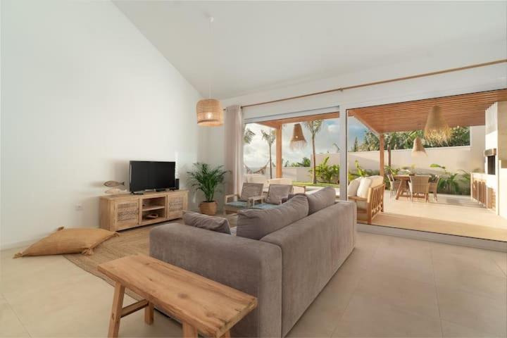 膳宿费 Anjos Paradise Eden