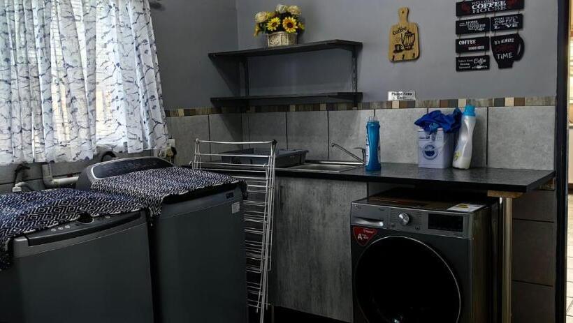 פנסיון Darmayhouse Guest House