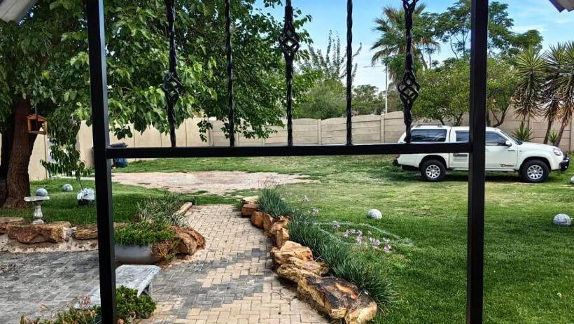 פנסיון Darmayhouse Guest House