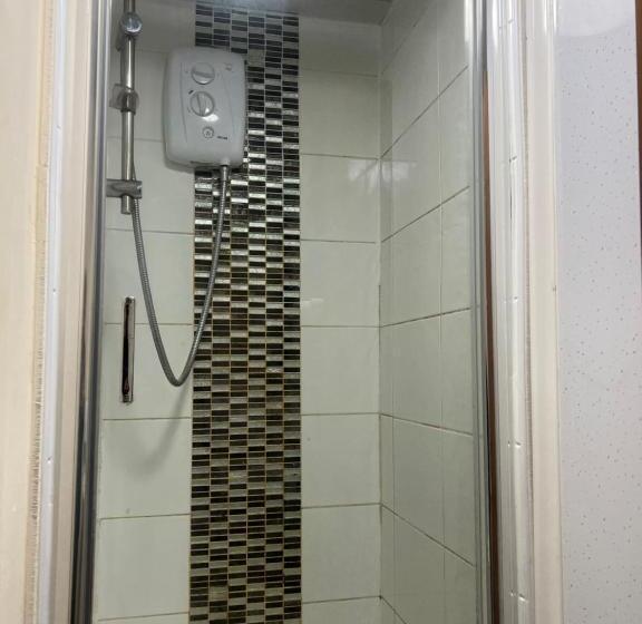 Пансион Double Room Near City Centre With Extra Lounge Area