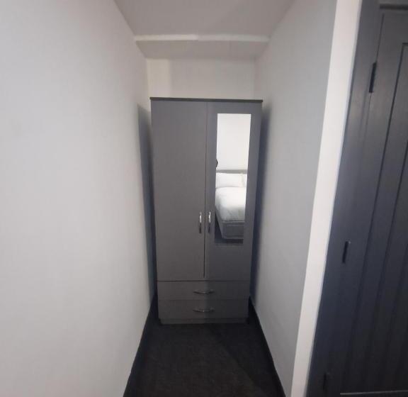 פנסיון Ensuite Accommodation