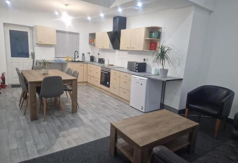 פנסיון Ensuite Accommodation