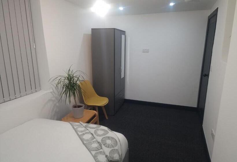 פנסיון Ensuite Accommodation