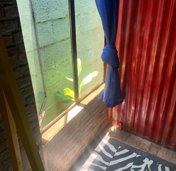 פנסיון Ewakanda African Guesthouse