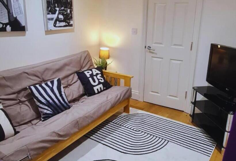 פנסיון Furley Road London Guest House