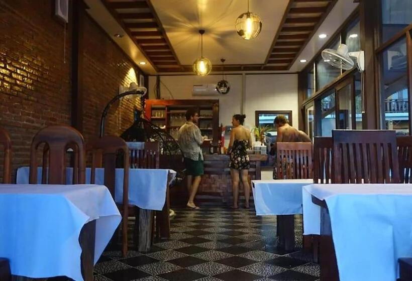 Пансион Golden Hotel Dondet