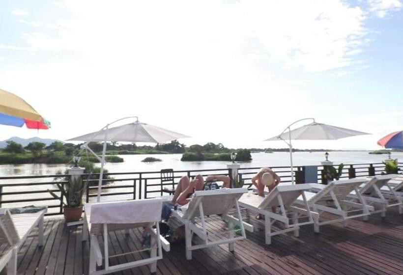 Пансион Golden Hotel Dondet