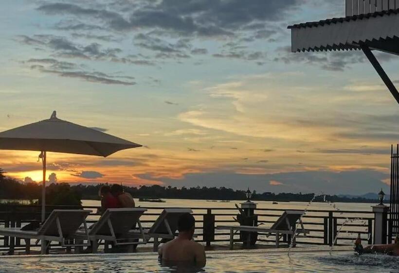 Пансион Golden Hotel Dondet