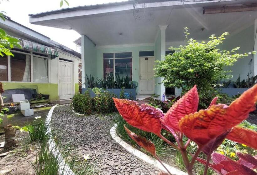 펜션 Grand Syariah Guest House Humanitas