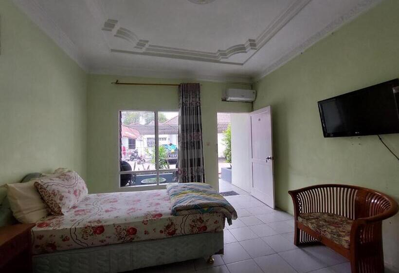 펜션 Grand Syariah Guest House Humanitas