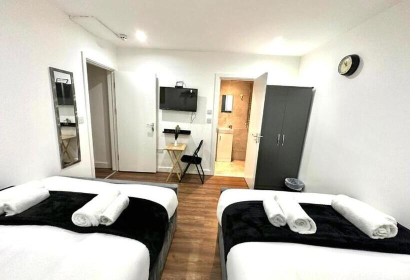 펜션 Hounslow Suites   Tw3