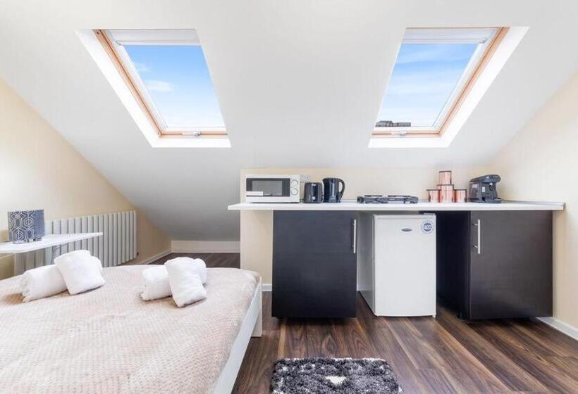 膳宿费 Isleworth Stays Tw7