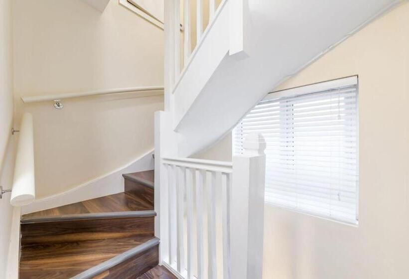 膳宿费 Isleworth Stays Tw7