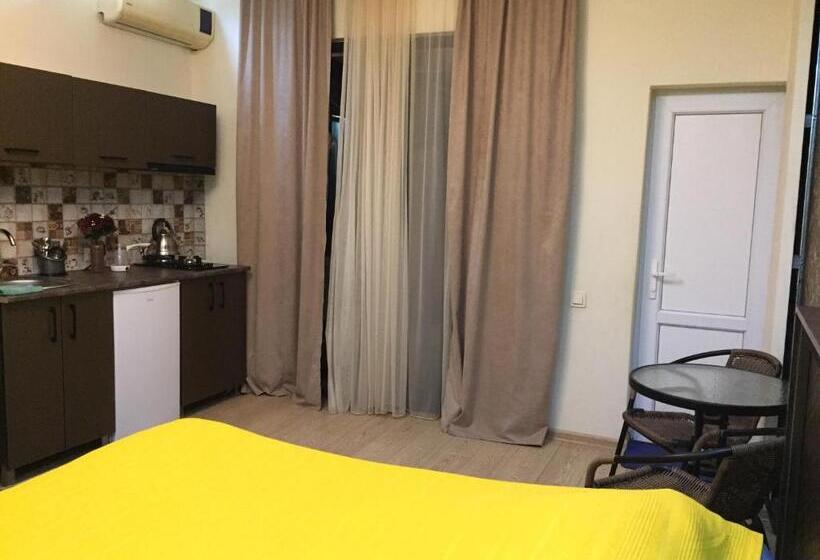 پانسیون Kristi S Home