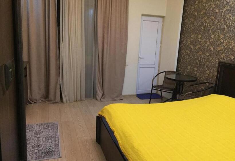 پانسیون Kristi S Home