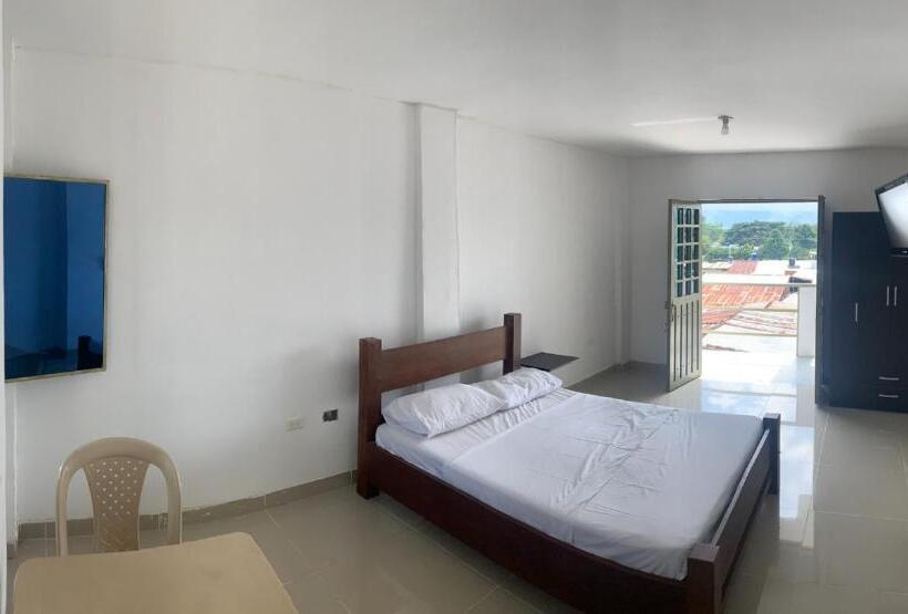 פנסיון Luz De Luna Hostal